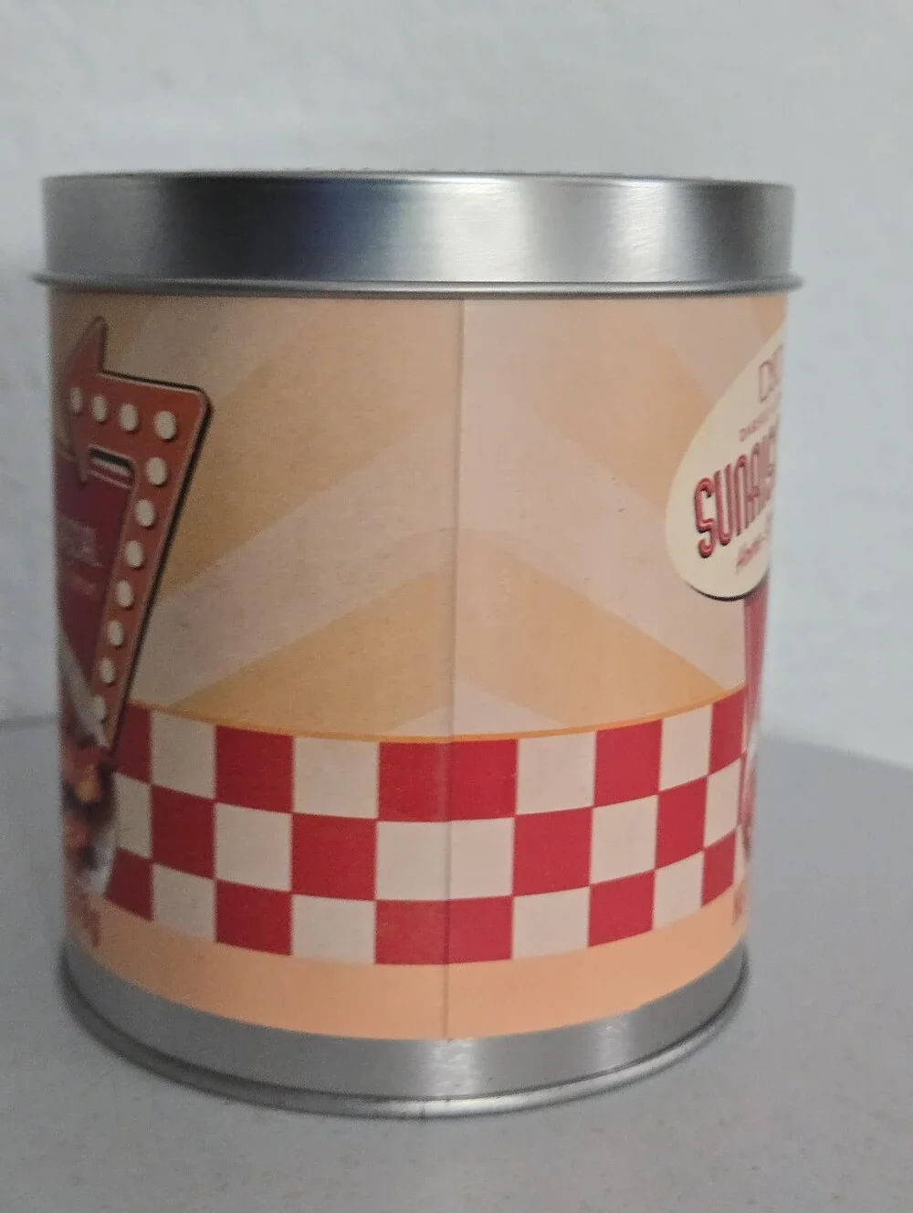 Darsee & David's Double Wick Candle Maple Bacon scent, tin canister and lid  NEW